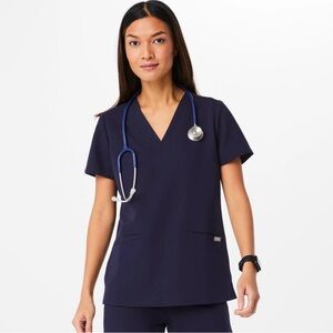 FIGS Casma Three-Pocket Scrub Top in Navy Blue Size Large NWT